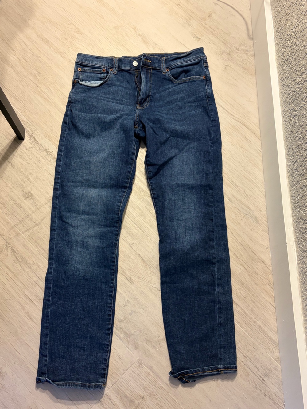 Men’s lucky brand athletic straight jean